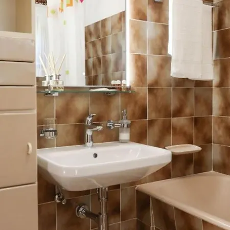 Josip Apartment *