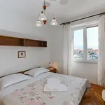 Josip 아파트