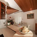 Josip 아파트