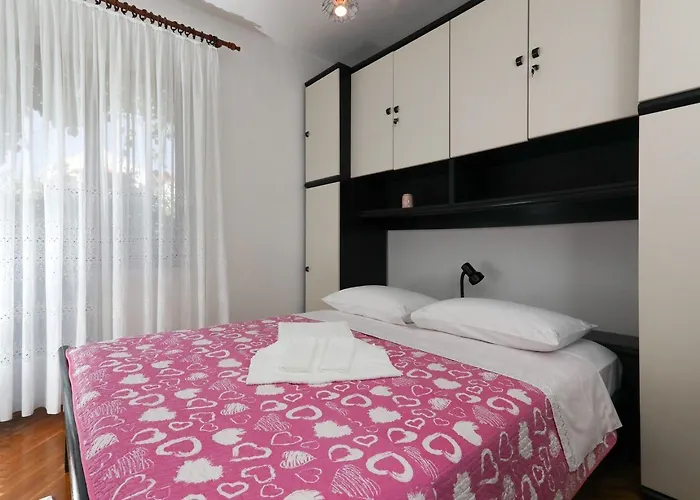 Josip ポスティレ