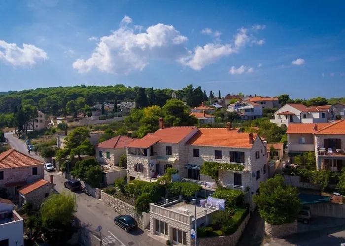 Josip アパート ポスティレ