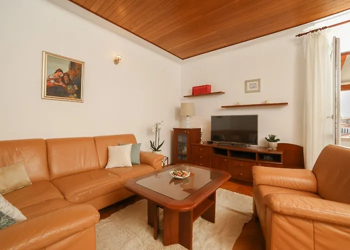 Josip ポスティレ